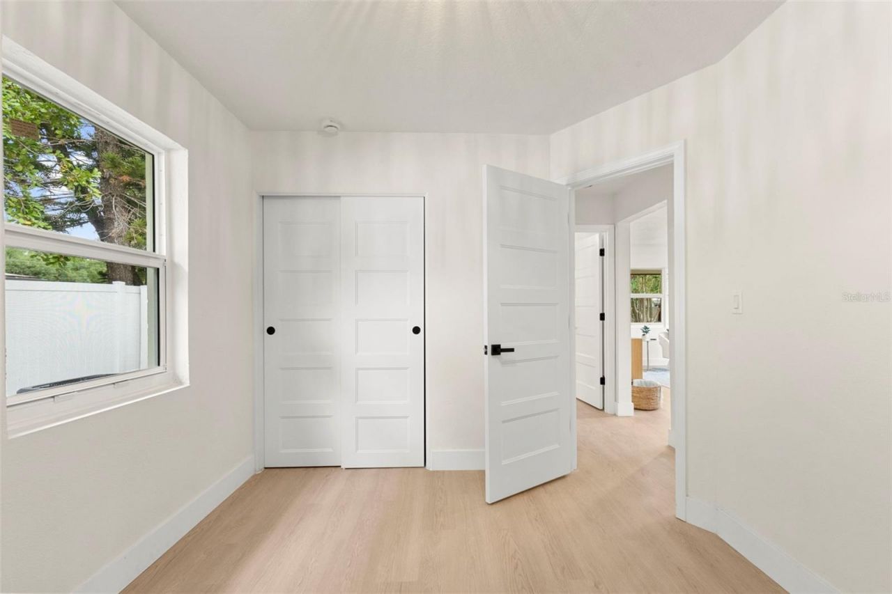 7042 Dartmouth Avenue N, Saint Petersburg, FL 33710 Photo