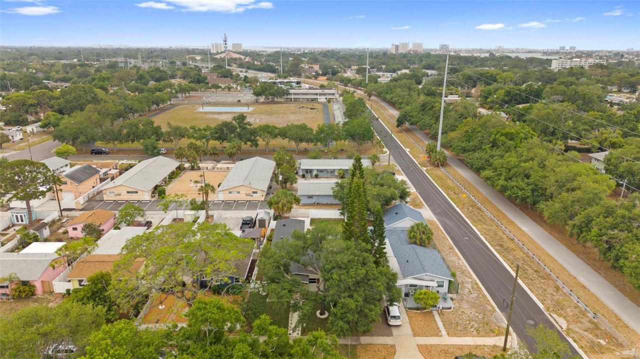 7042 Dartmouth Avenue N, Saint Petersburg, FL 33710 Photo