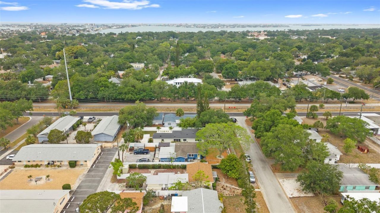 7042 Dartmouth Avenue N, Saint Petersburg, FL 33710 Photo
