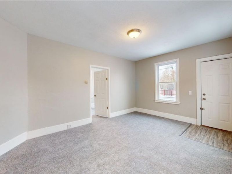 4572 Niessen Court, Cleveland, OH 44109 Photo 6