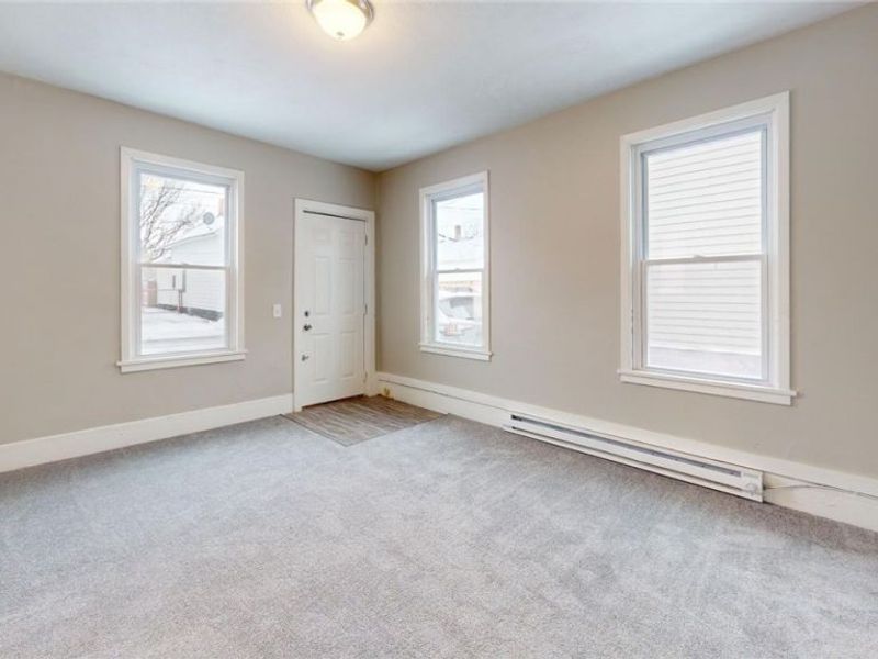 4572 Niessen Court, Cleveland, OH 44109 Photo 8