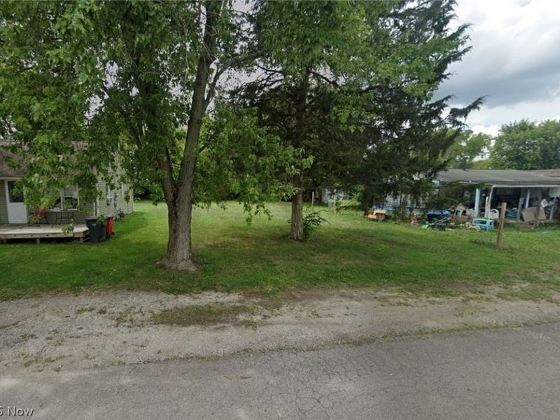 441 Hedges Street, Ashville, OH 43103 Photo 2