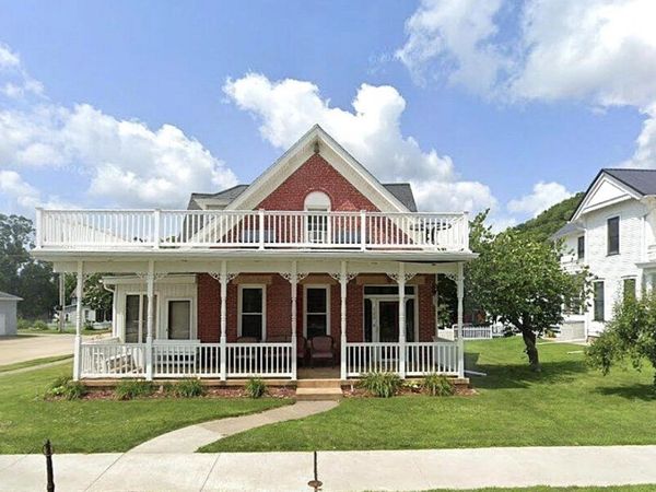 400 N Riverview Street, Bellevue, IA 52031