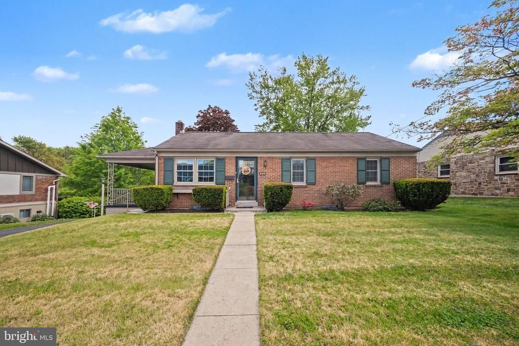 422 WESTVIEW DRIVE , AKRON, PA 17501