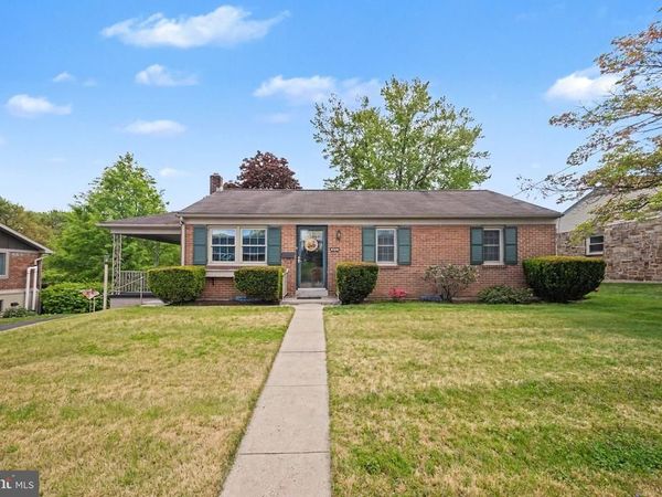 422 WESTVIEW DRIVE, AKRON, PA 17501