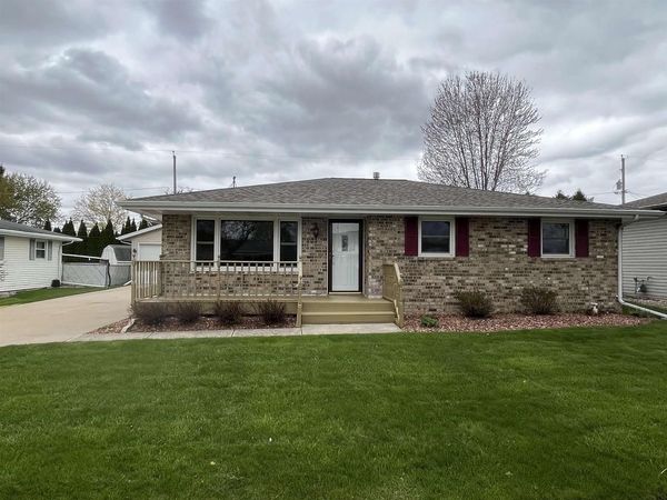 512 JEFFERY STREET, Combined Locks, WI 54113