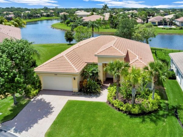 2365 Lake Ibis Lane SW, Vero Beach, FL 32962