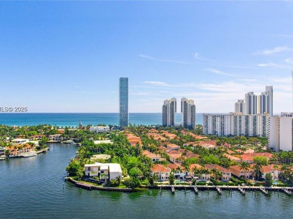19667 Turnberry Way , Unit 18D, Aventura, FL 33180