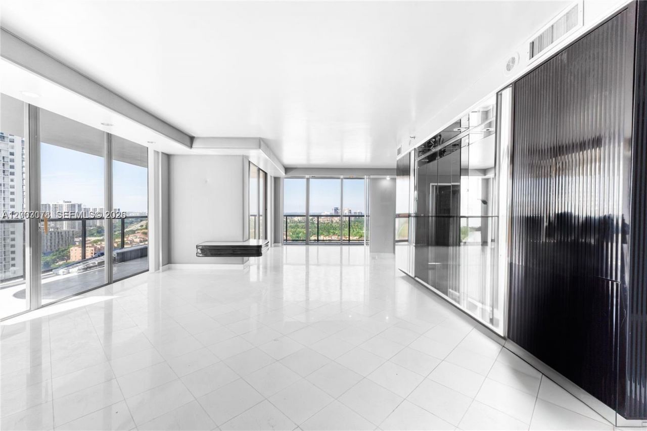 19667 Turnberry Way , Unit 18D, Aventura, FL 33180 Photo