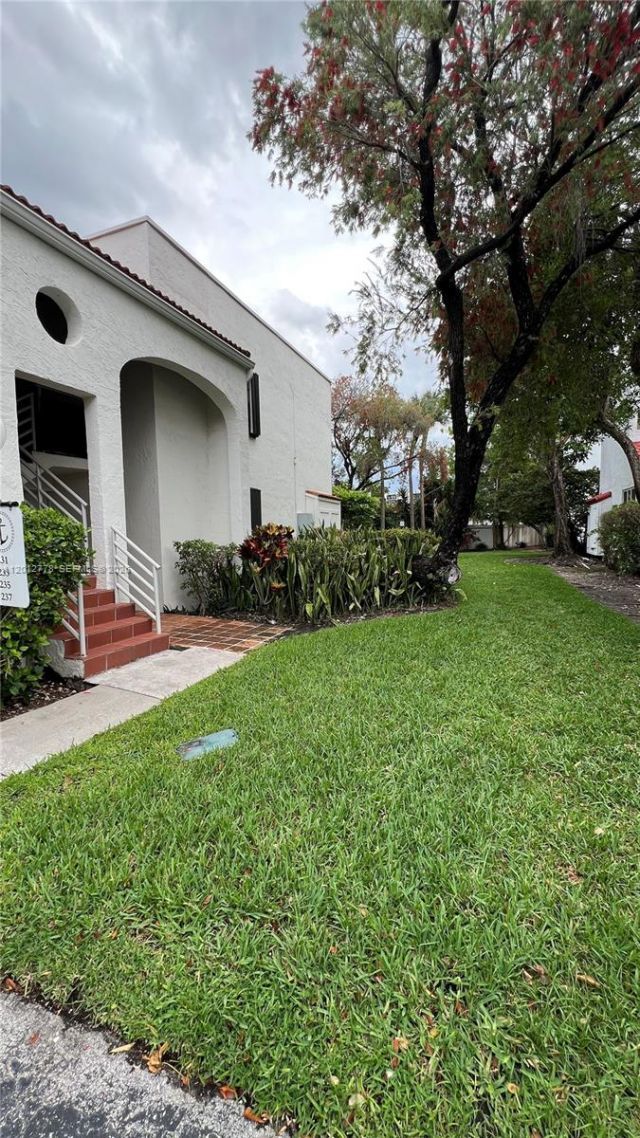3578 Magellan Cir, Unit 237-3, Aventura, FL 33180 Photo