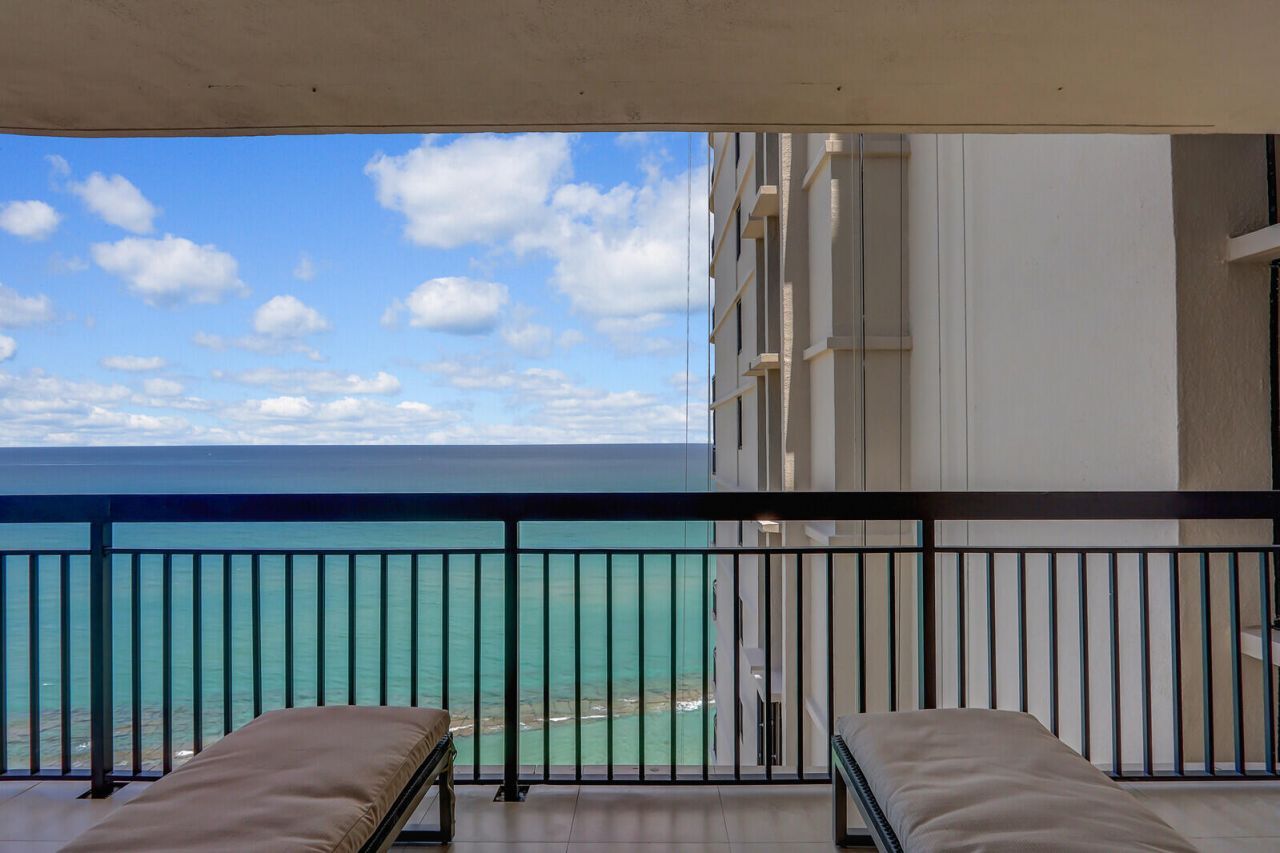 5380 N Ocean Drive, Unit 18j, Singer Island, FL 33404 Photo