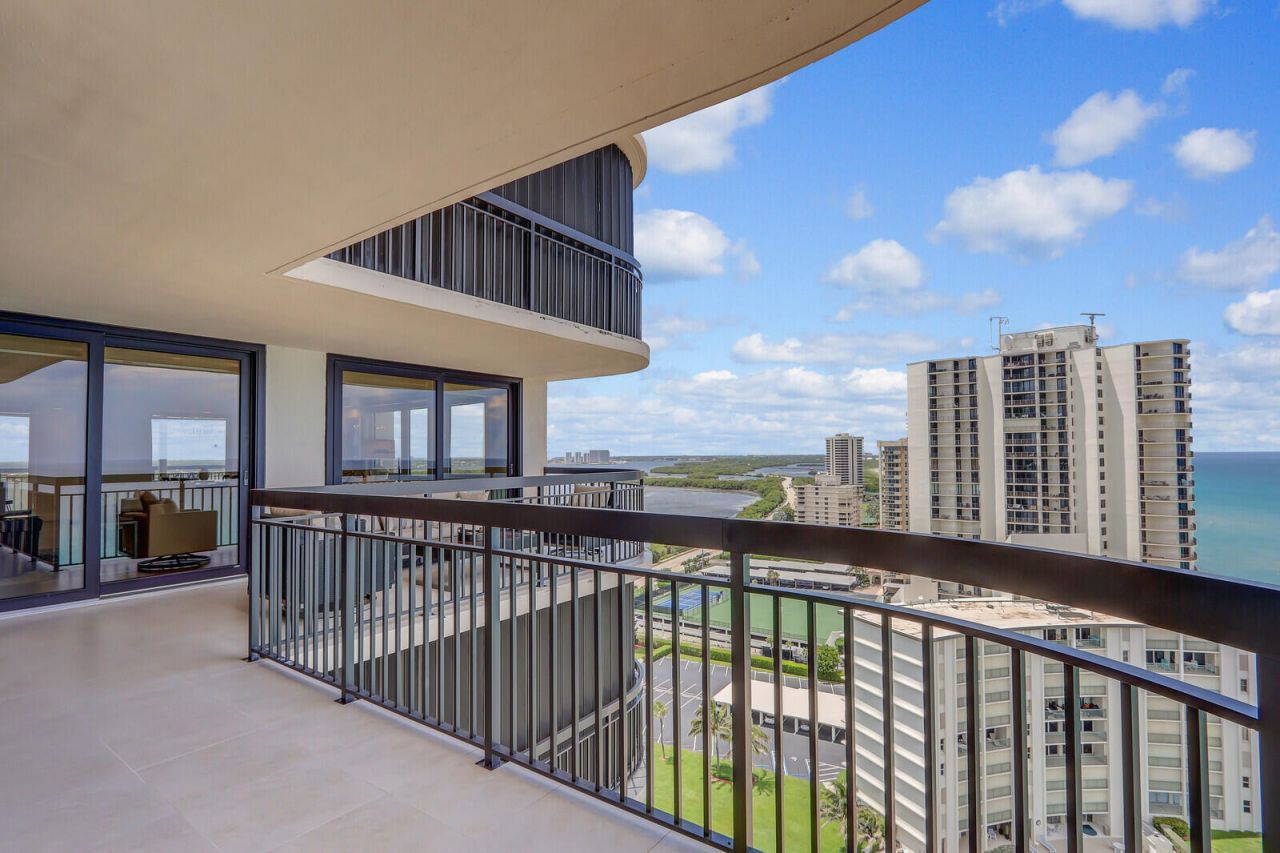 5380 N Ocean Drive, Unit 18j, Singer Island, FL 33404 Photo