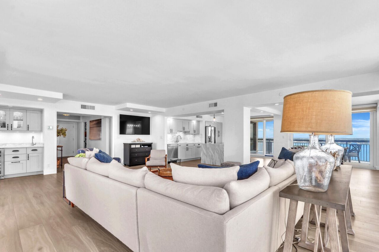 5380 N Ocean Drive, Unit 18j, Singer Island, FL 33404 Photo