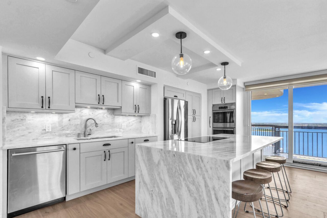 5380 N Ocean Drive, Unit 18j, Singer Island, FL 33404 Photo