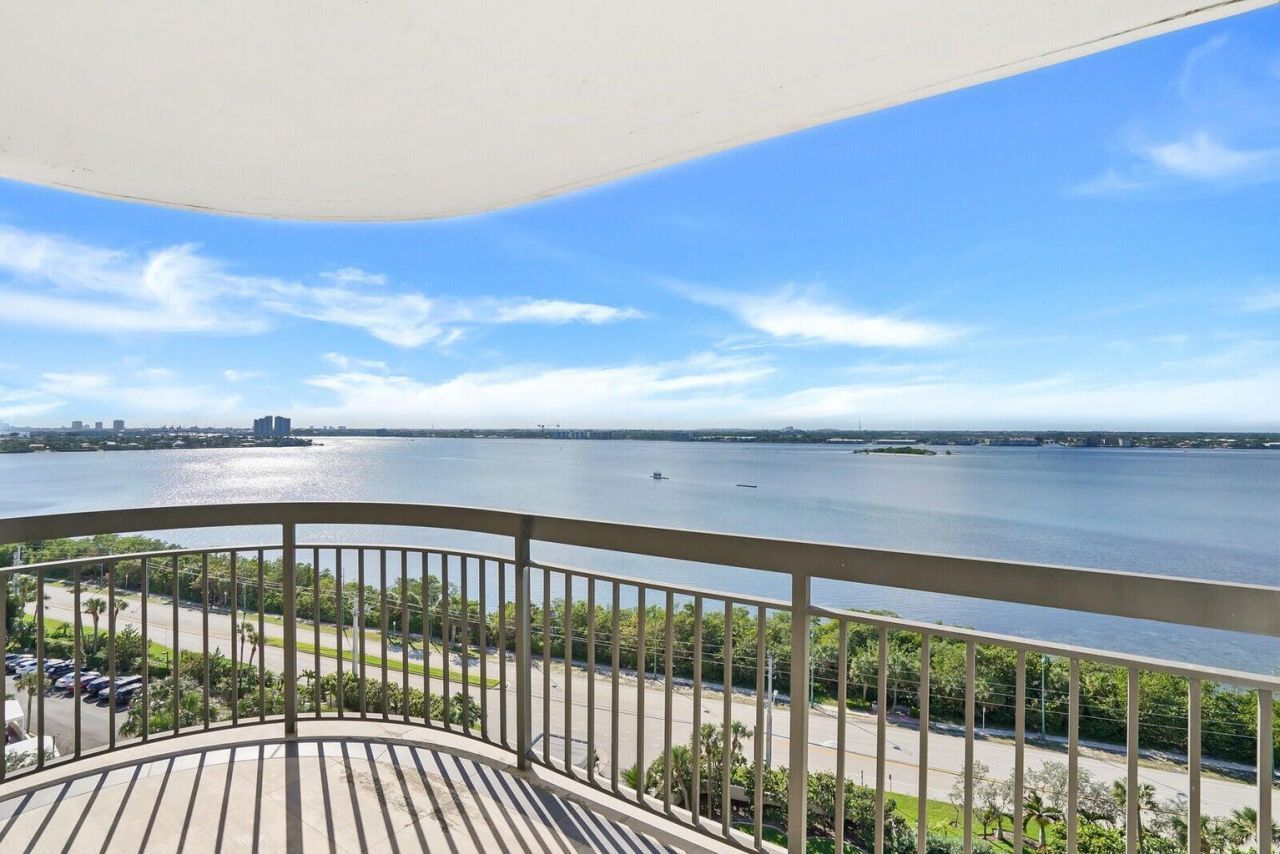5380 N Ocean Drive, Unit 18j, Singer Island, FL 33404 Photo