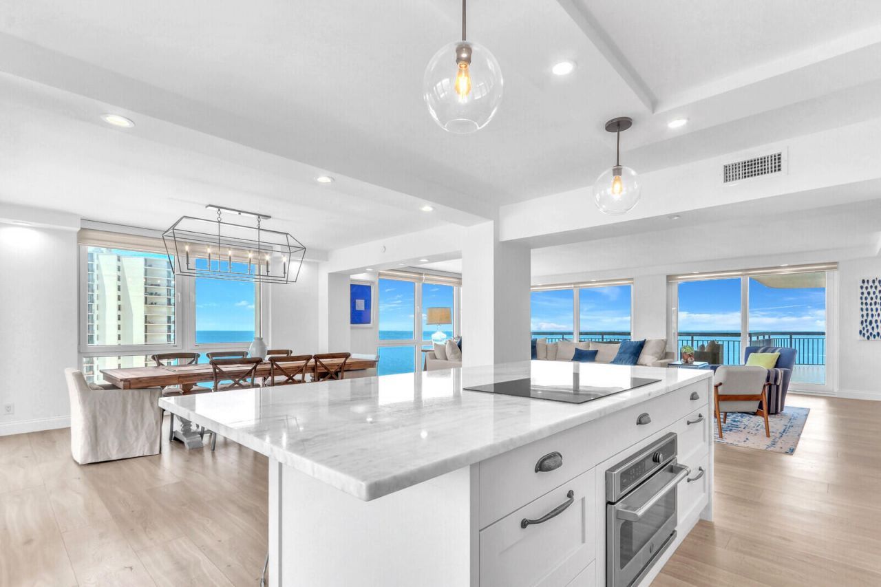 5380 N Ocean Drive, Unit 18j, Singer Island, FL 33404 Photo