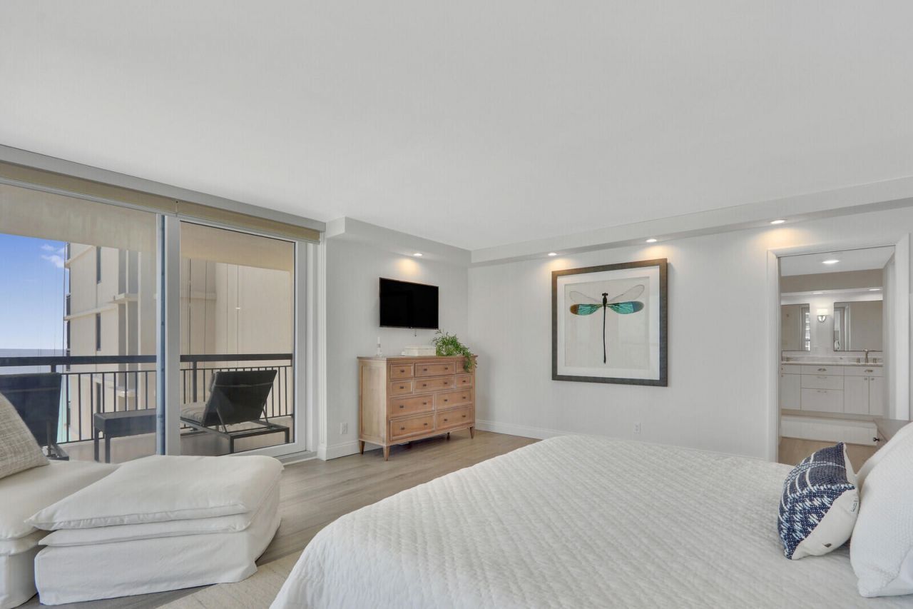 5380 N Ocean Drive, Unit 18j, Singer Island, FL 33404 Photo