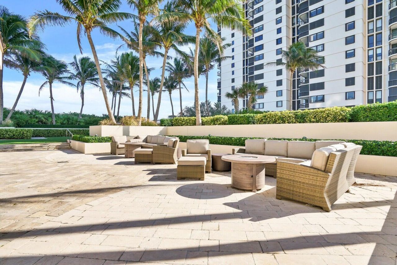 5380 N Ocean Drive, Unit 18j, Singer Island, FL 33404 Photo