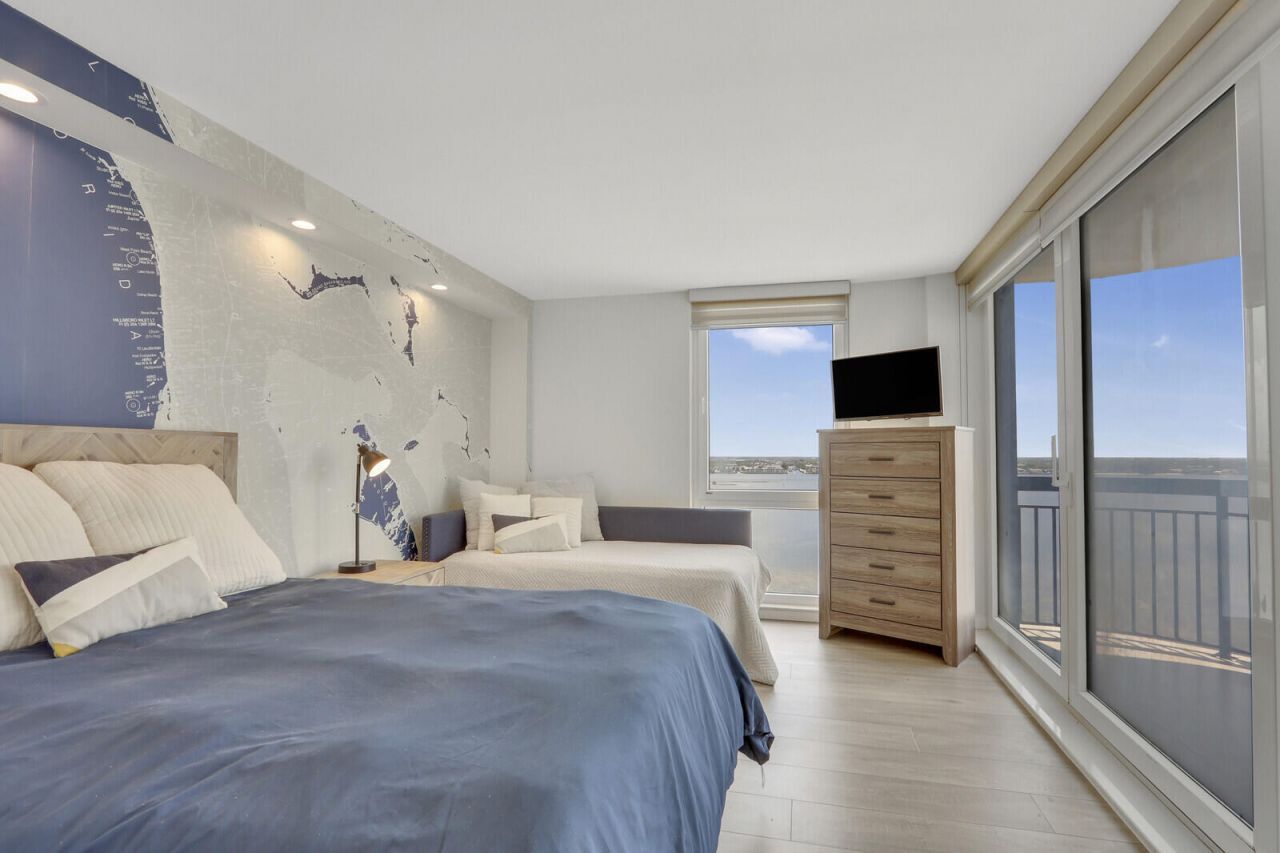 5380 N Ocean Drive, Unit 18j, Singer Island, FL 33404 Photo