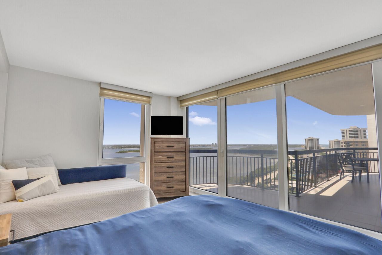 5380 N Ocean Drive, Unit 18j, Singer Island, FL 33404 Photo