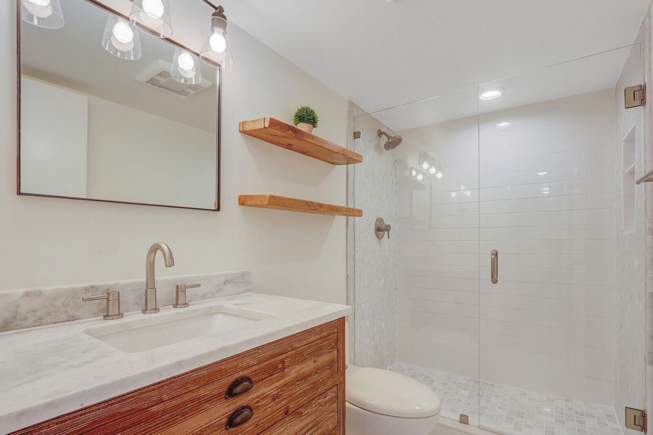 5380 N Ocean Drive, Unit 18j, Singer Island, FL 33404 Photo