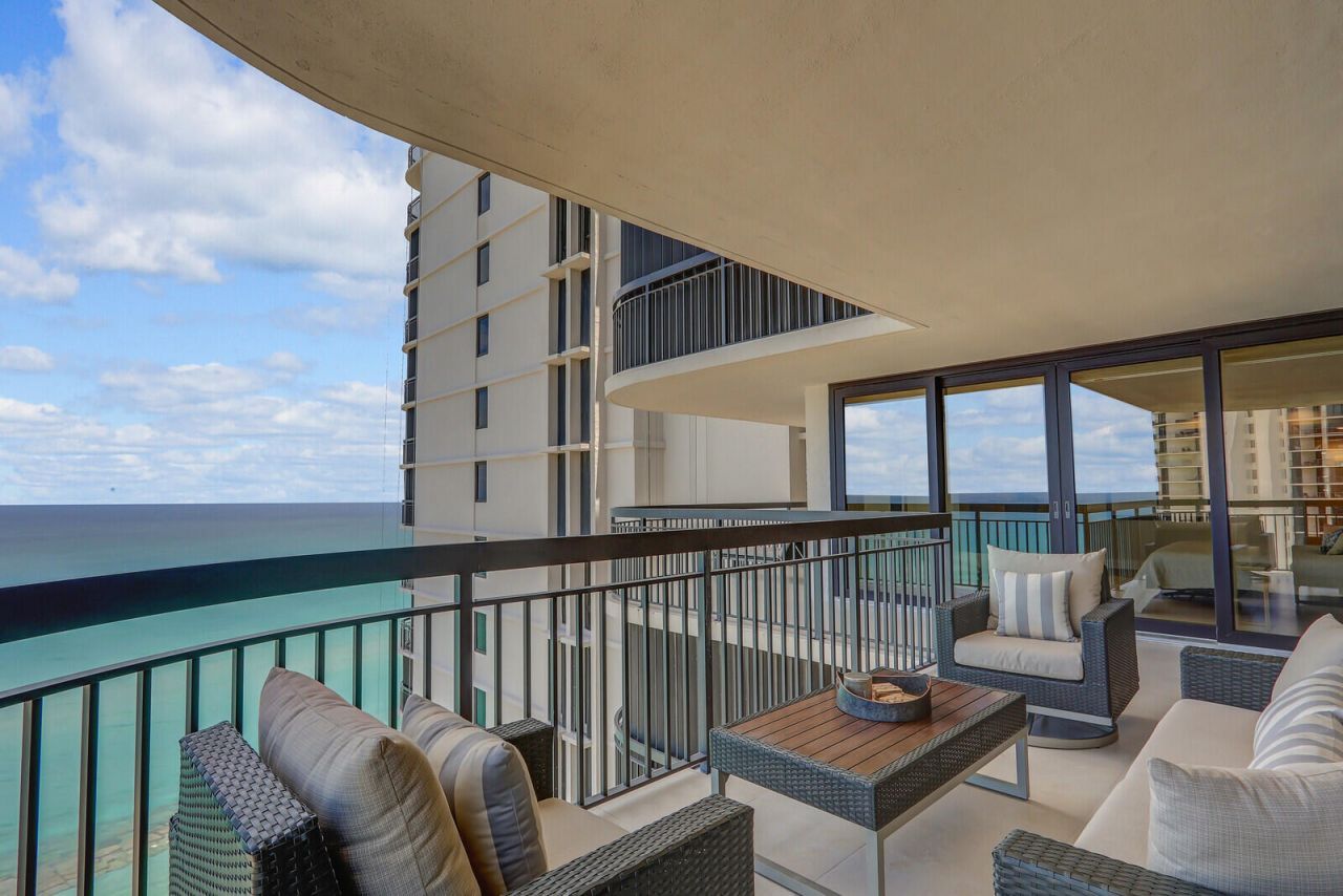 5380 N Ocean Drive, Unit 18j, Singer Island, FL 33404 Photo