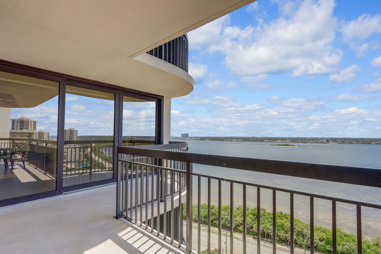 5380 N Ocean Drive, Unit 18j, Singer Island, FL 33404 Photo