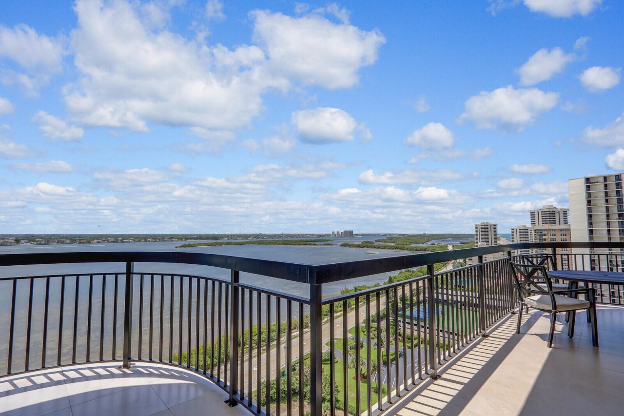 5380 N Ocean Drive, Unit 18j, Singer Island, FL 33404 Photo