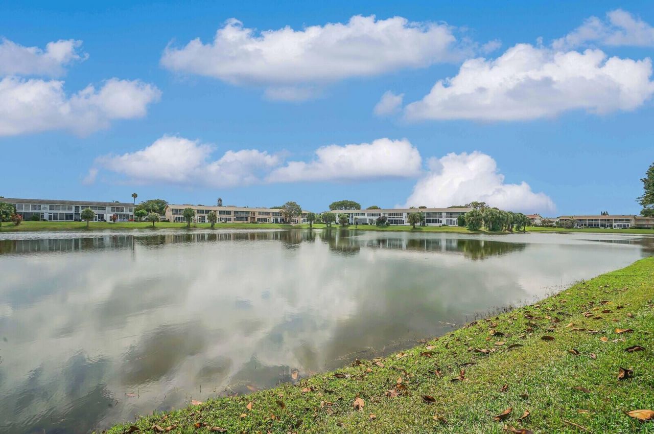 136 Somerset G, West Palm Beach, FL 33417 Photo