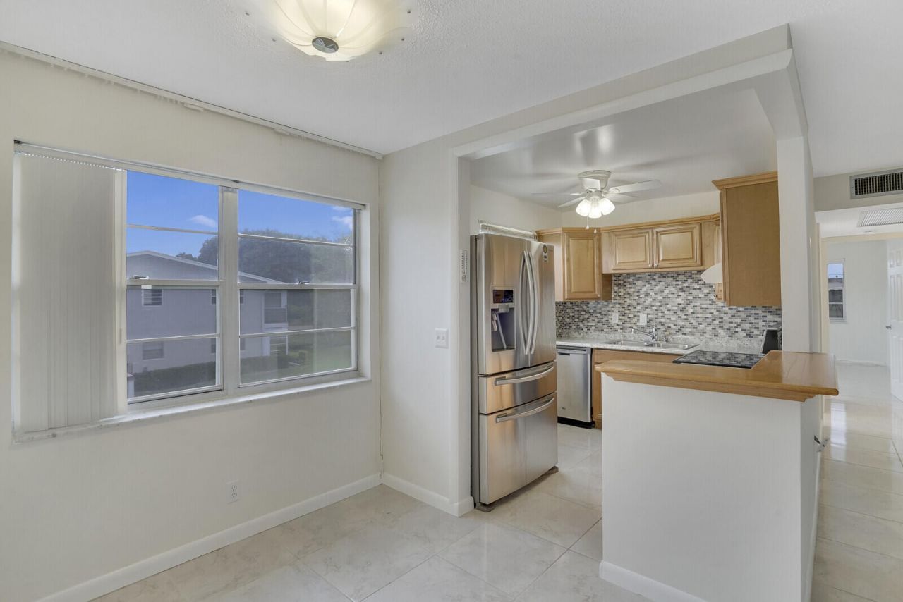 136 Somerset G, West Palm Beach, FL 33417 Photo