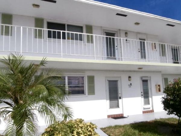 1118 Lake Terrace, Unit 103, Boynton Beach, FL 33426