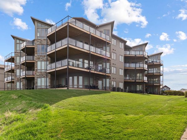 455 240th Avenue , Unit 305, Arnolds Park, IA 51331