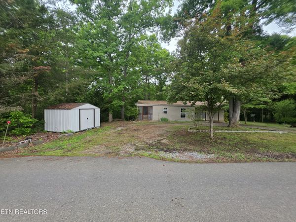 2170 Childress Rd, Dandridge, TN 37725