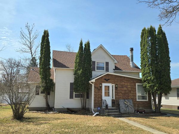 1011 10th Street, International Falls, MN 56649