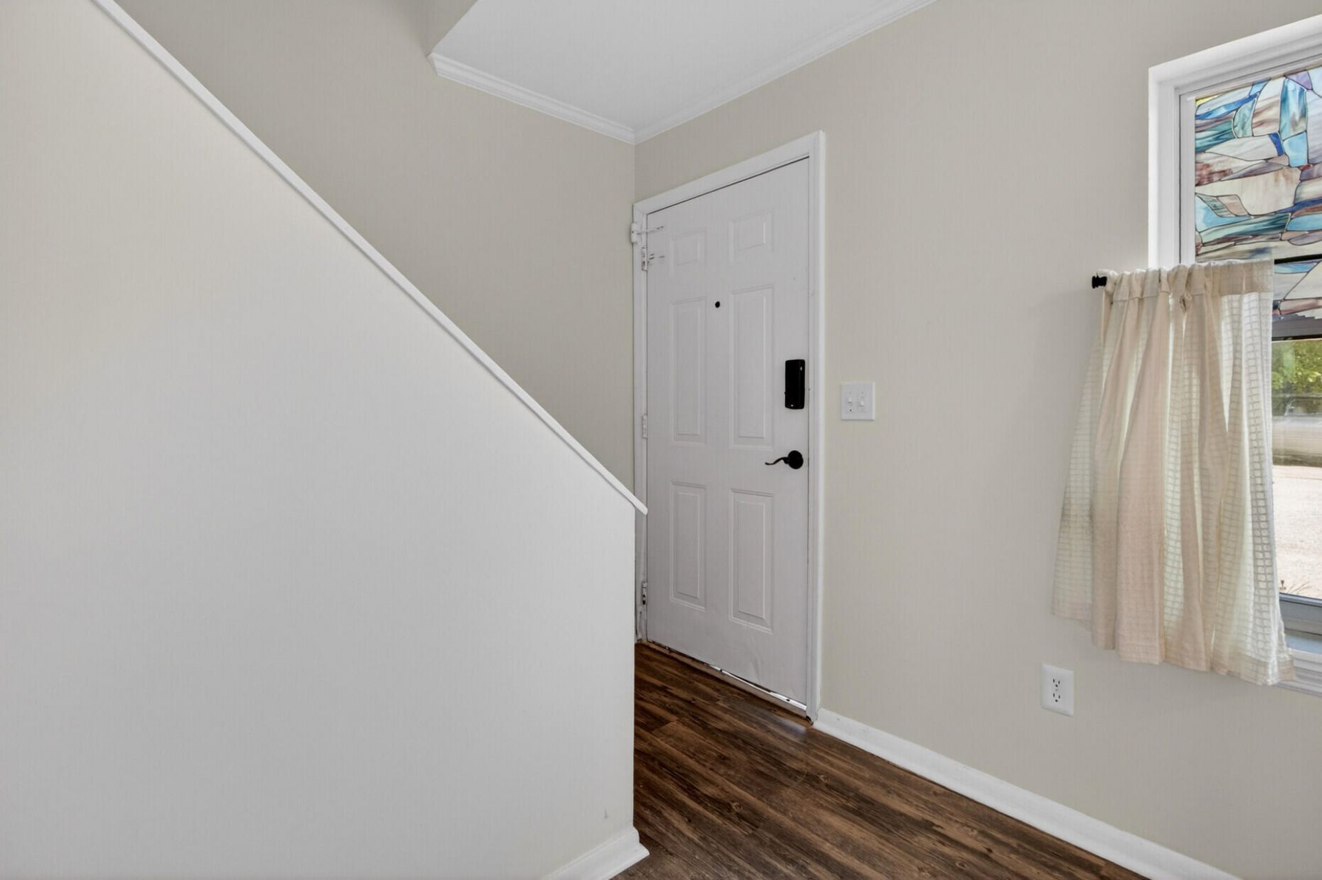 519 Parkdale Drive Photo 4