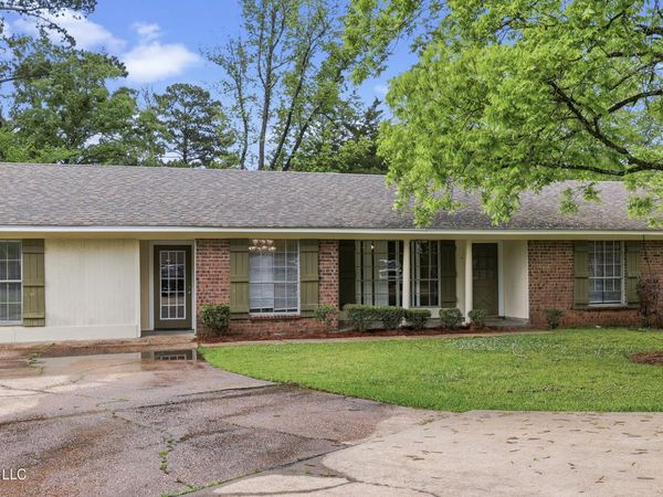 110 Dickson Drive, Brandon, MS 39042
