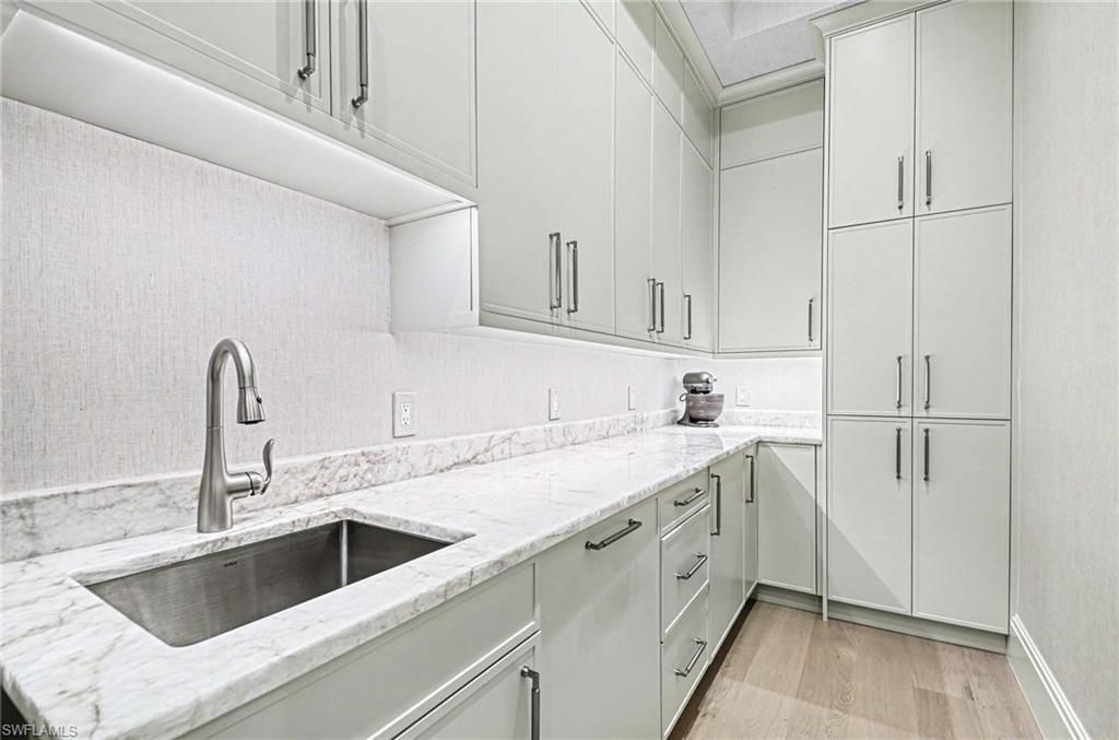 3003 Crayton Rd , Naples, FL 34103 Photo