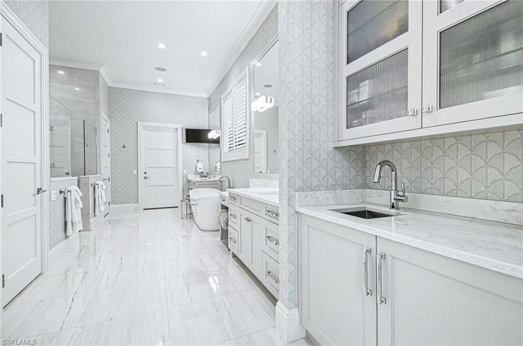 3003 Crayton Rd , Naples, FL 34103 Photo
