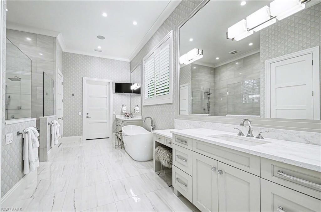 3003 Crayton Rd , Naples, FL 34103 Photo