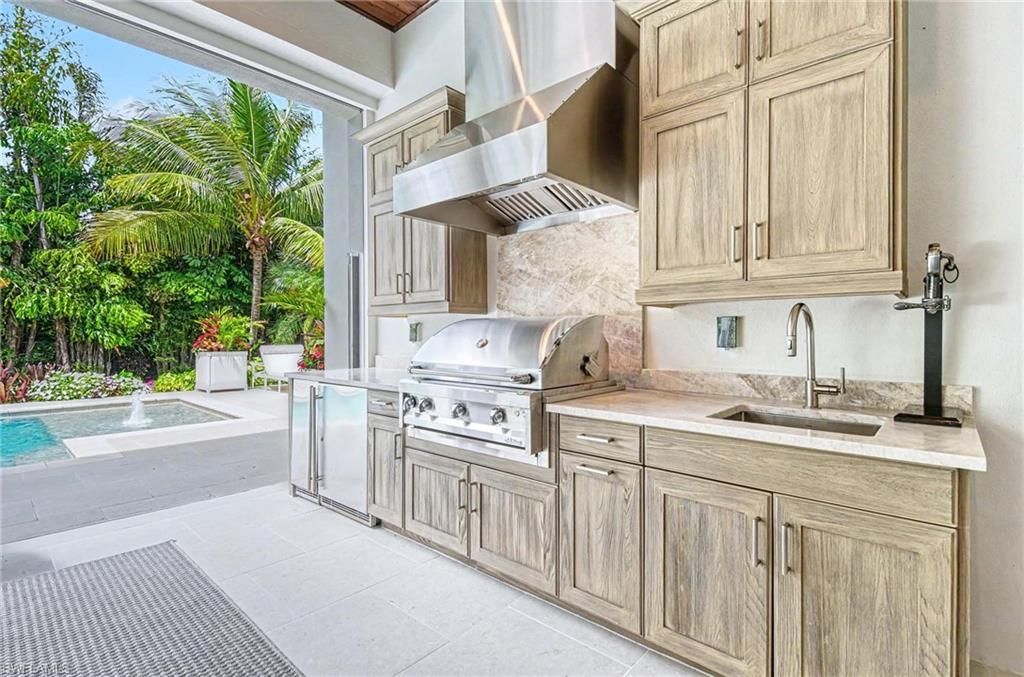 3003 Crayton Rd , Naples, FL 34103 Photo