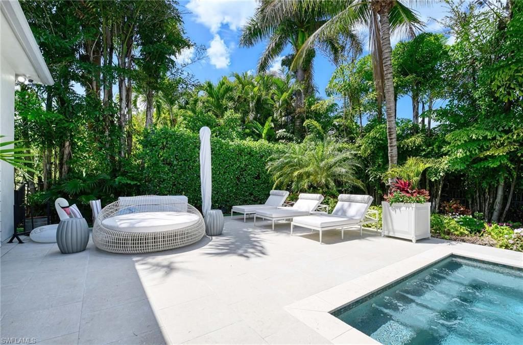 3003 Crayton Rd , Naples, FL 34103 Photo
