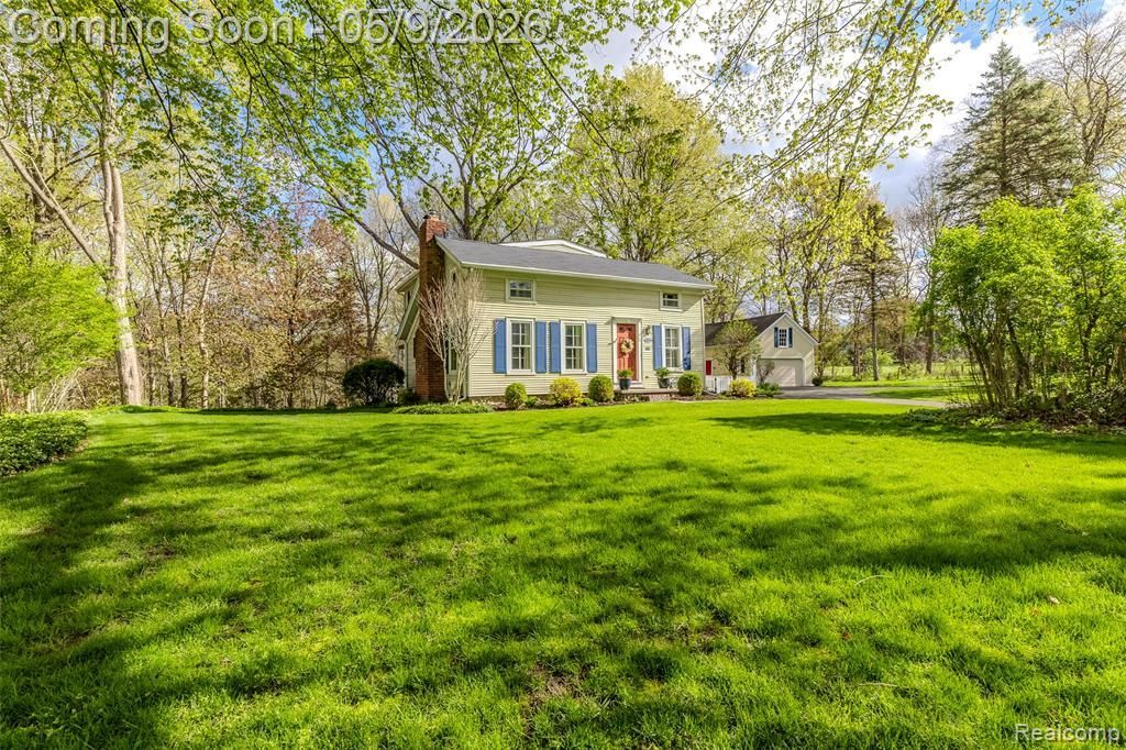 1081 E Tienken Road N, Rochester Hills, MI 48306 Main Photo