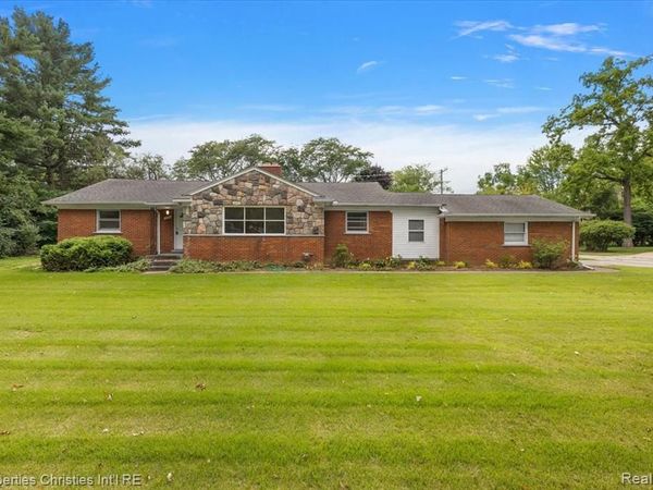 6030 Lahser Road, Bloomfield Hills, MI 48301