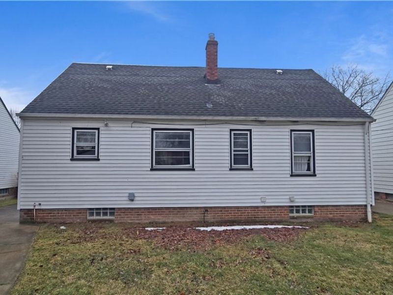 351 Clarmont Road, Willowick, OH 44095 Photo 3