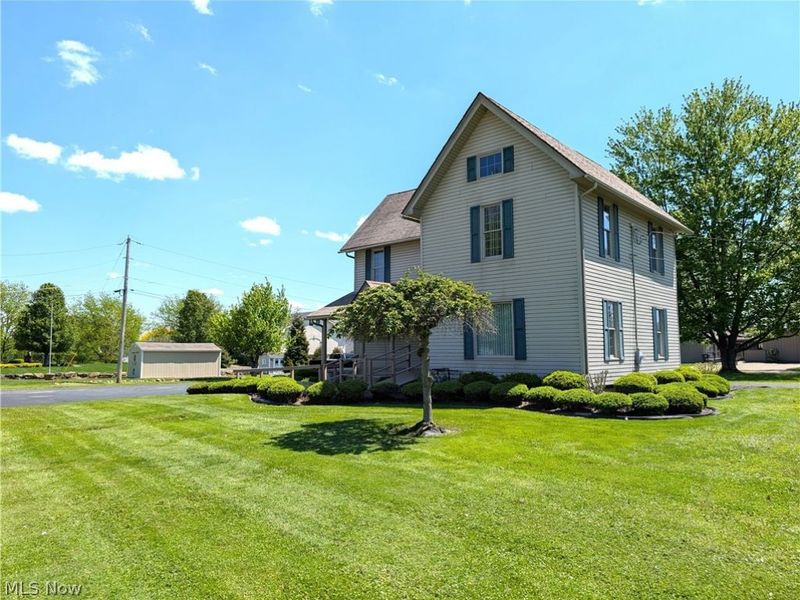 17991 Mahoning Avenue, Lake Milton, OH 44429 Photo 2