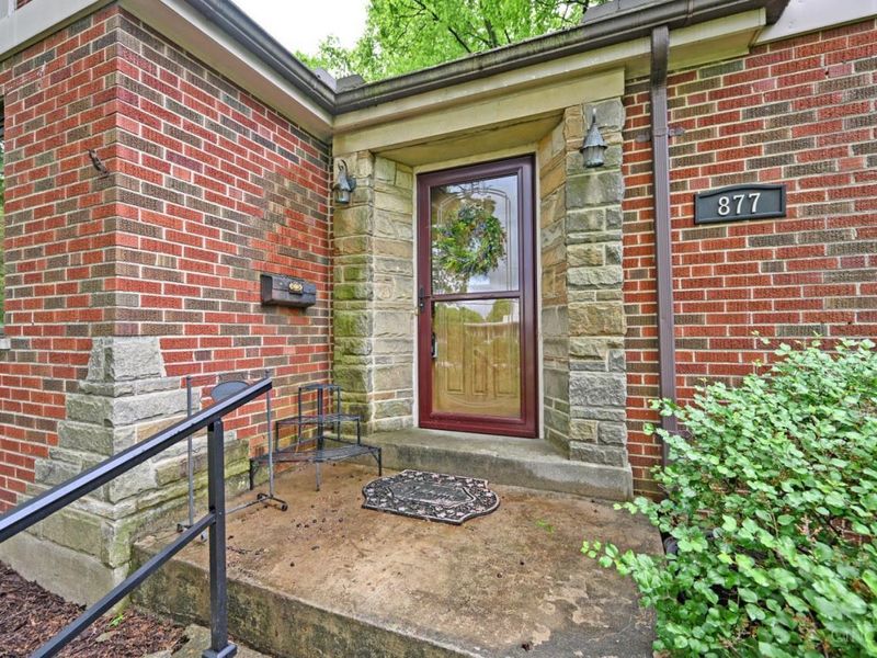 877 Finney Trail, Cincinnati, OH 45224 Photo 3