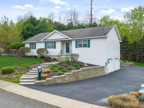 101 Little Spike Way , Scranton, PA 18504