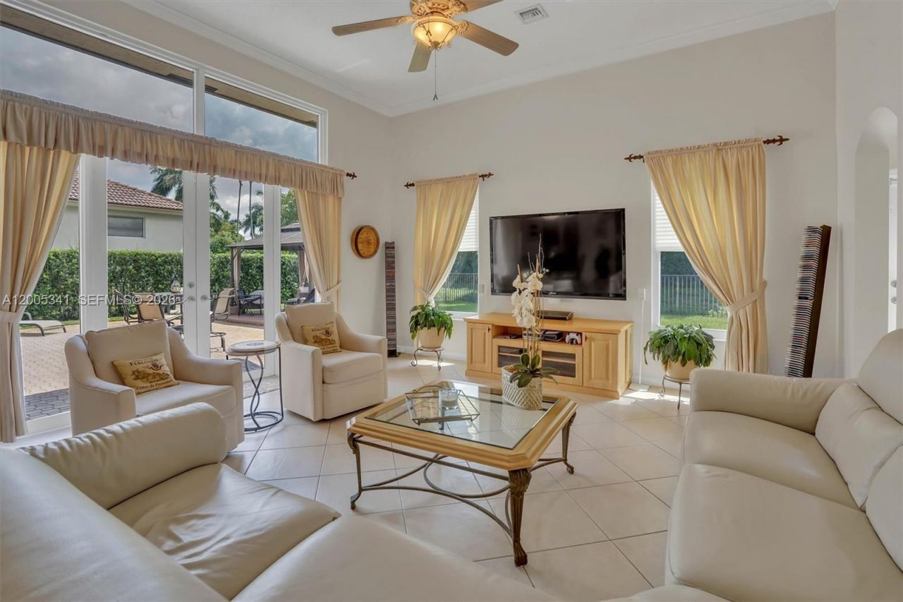 3911 SW 186th Ave, Miramar, FL 33029 Photo
