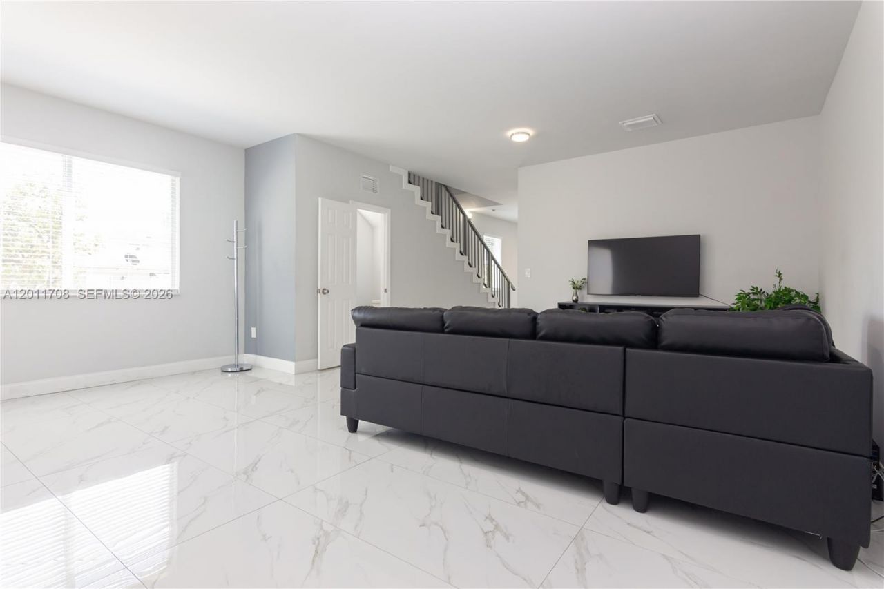 1968 NW 25th Ave , Unit 1968, Miami, FL 33125 Photo