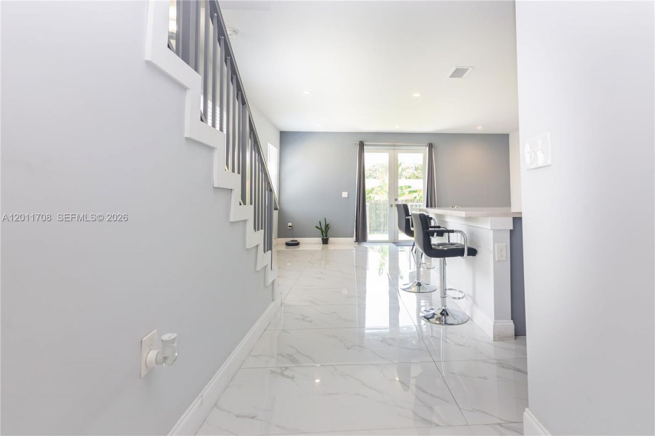 1968 NW 25th Ave , Unit 1968, Miami, FL 33125 Photo